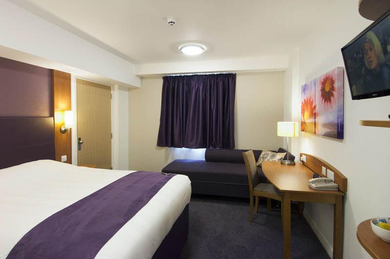 Premier Inn London إيلفورد المظهر الخارجي الصورة