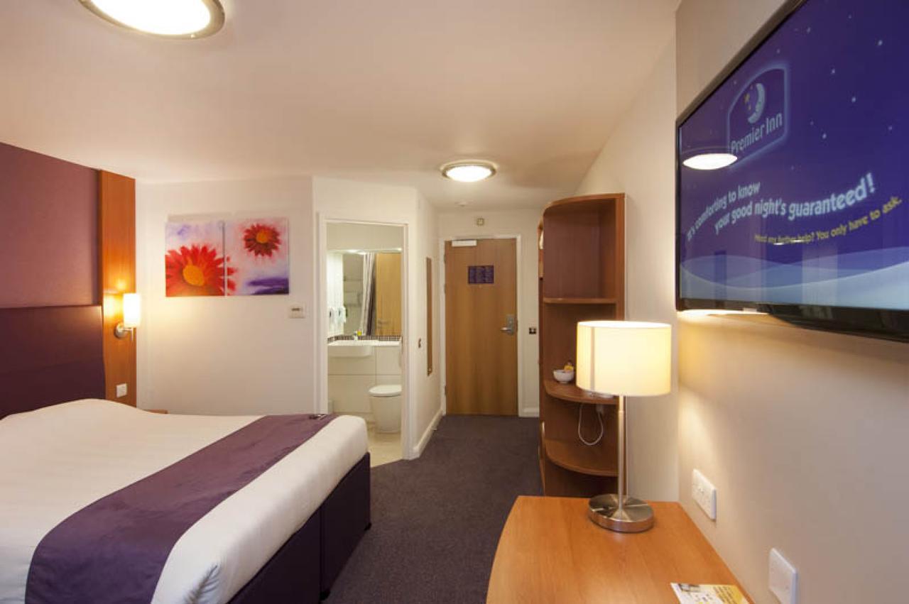 Premier Inn London إيلفورد المظهر الخارجي الصورة