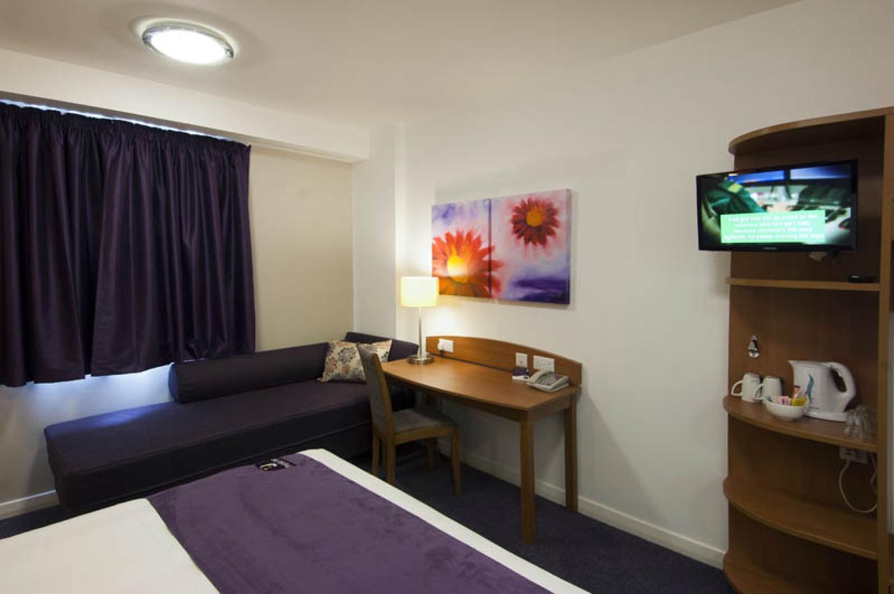 Premier Inn London إيلفورد المظهر الخارجي الصورة
