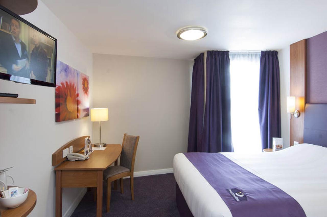 Premier Inn London إيلفورد الغرفة الصورة
