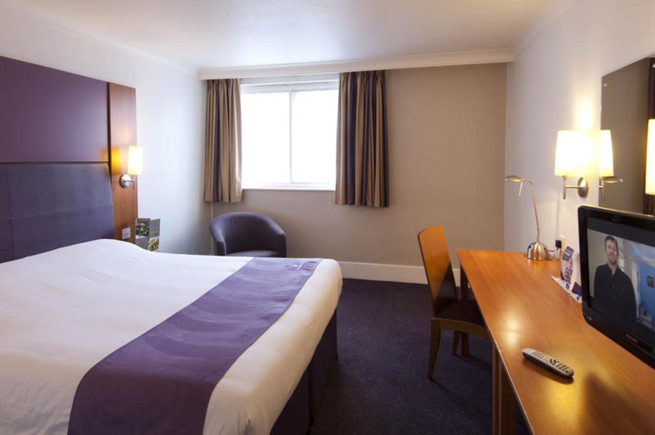 Premier Inn London إيلفورد الغرفة الصورة