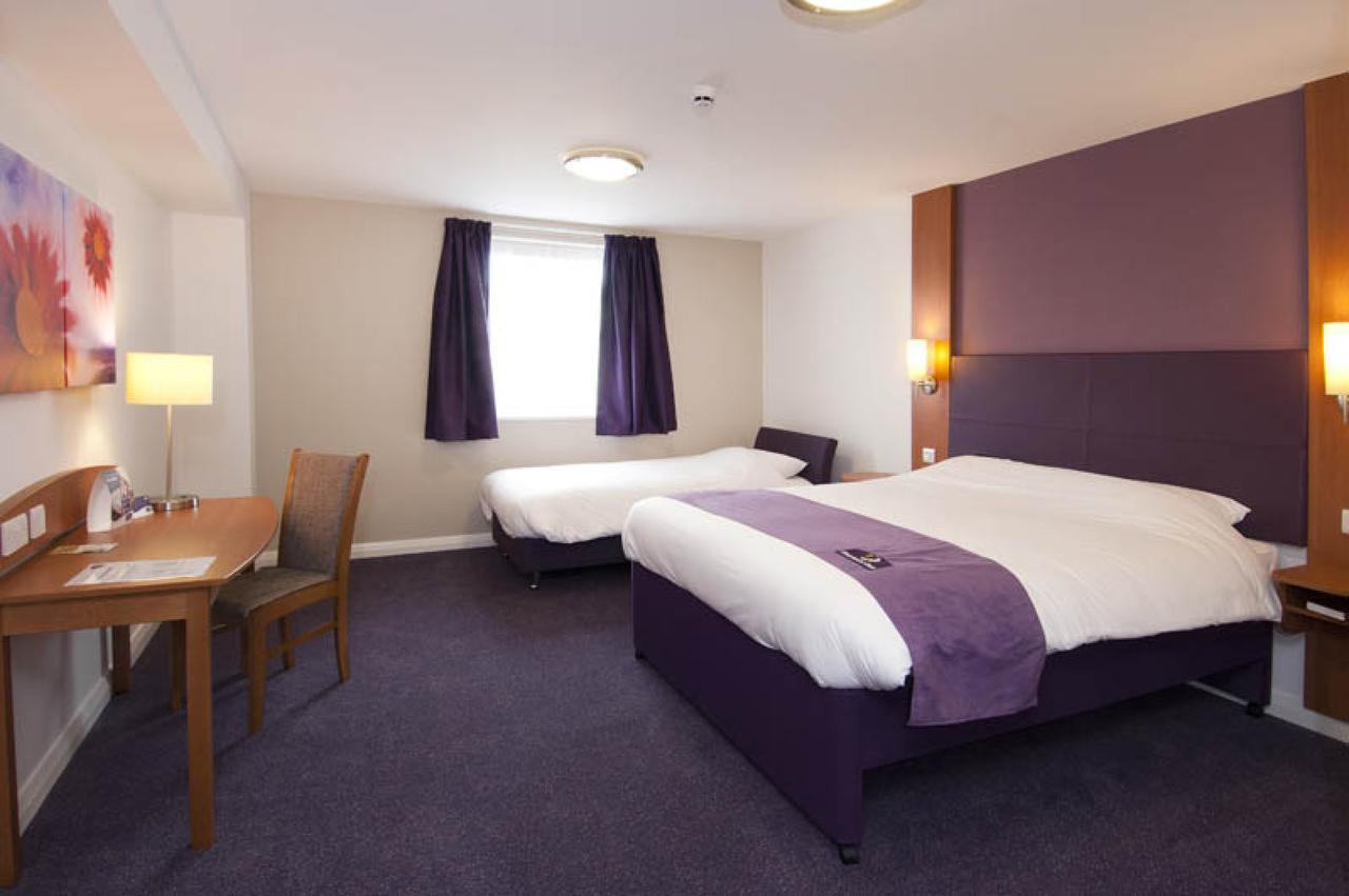 Premier Inn London إيلفورد الغرفة الصورة