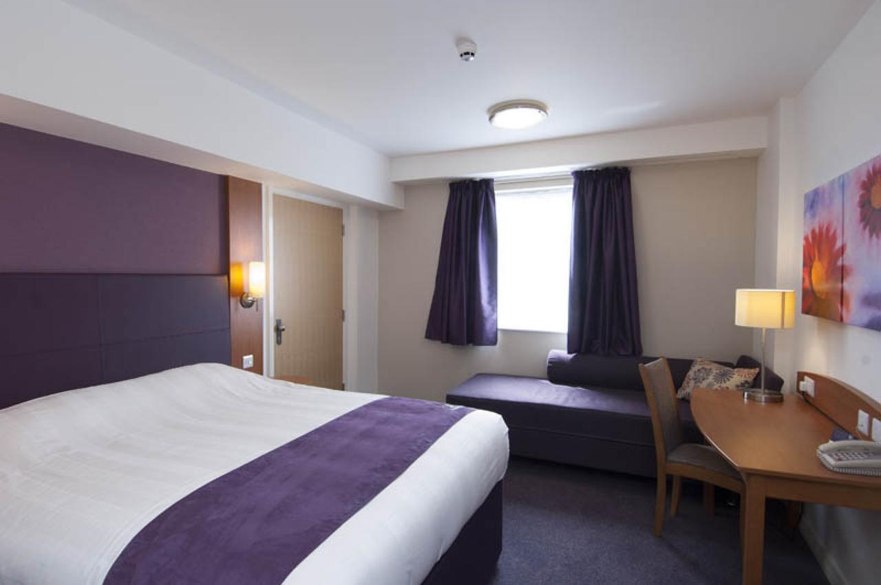 Premier Inn London إيلفورد الغرفة الصورة