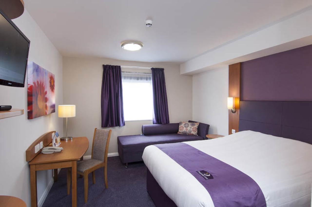 Premier Inn London إيلفورد الغرفة الصورة