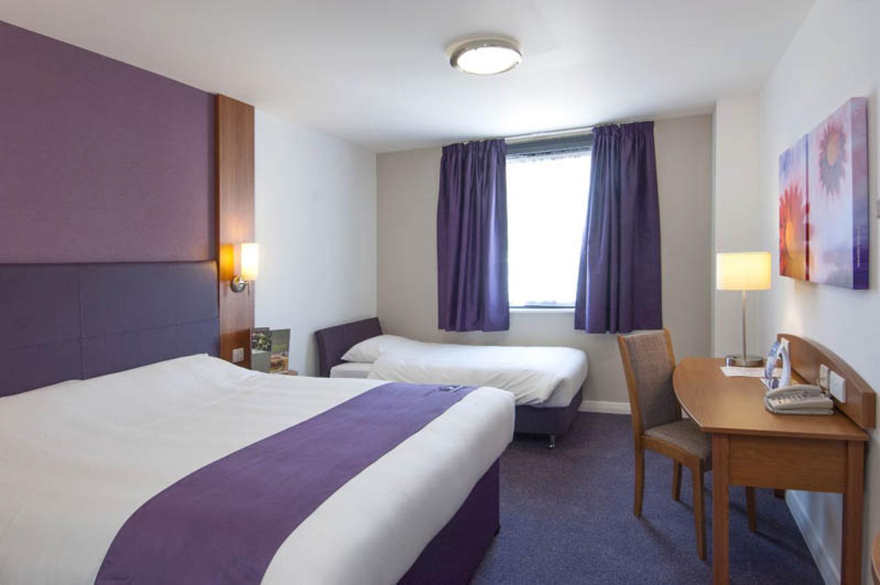 Premier Inn London إيلفورد الغرفة الصورة